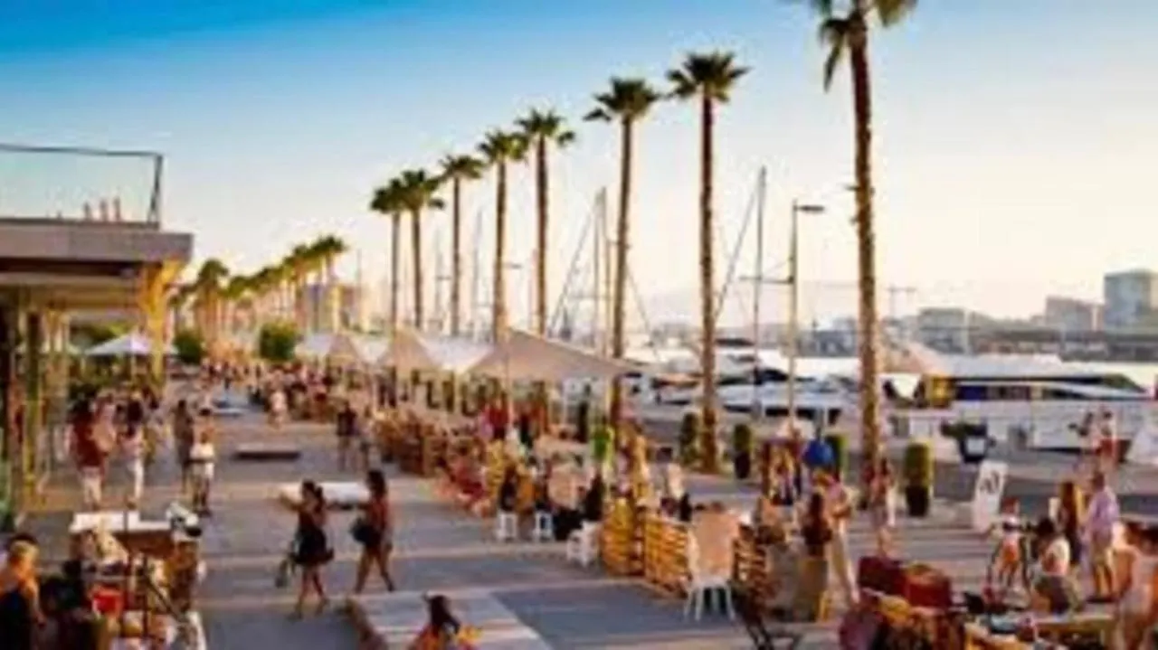 Malagueta Beach House Malaga Apartment